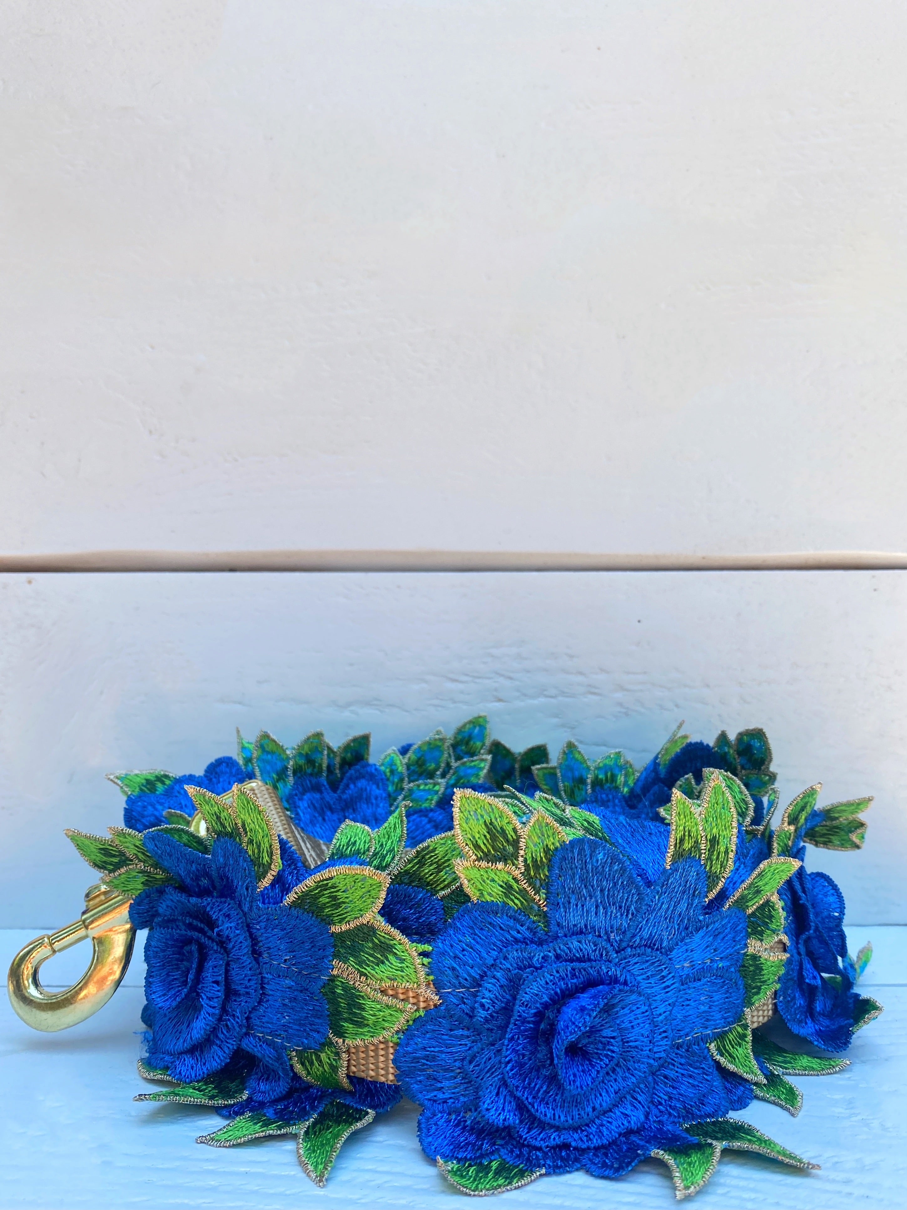 blue wedding leash elegant flowers on a beautiful gold nylon backing perfect for a dog in a wedding