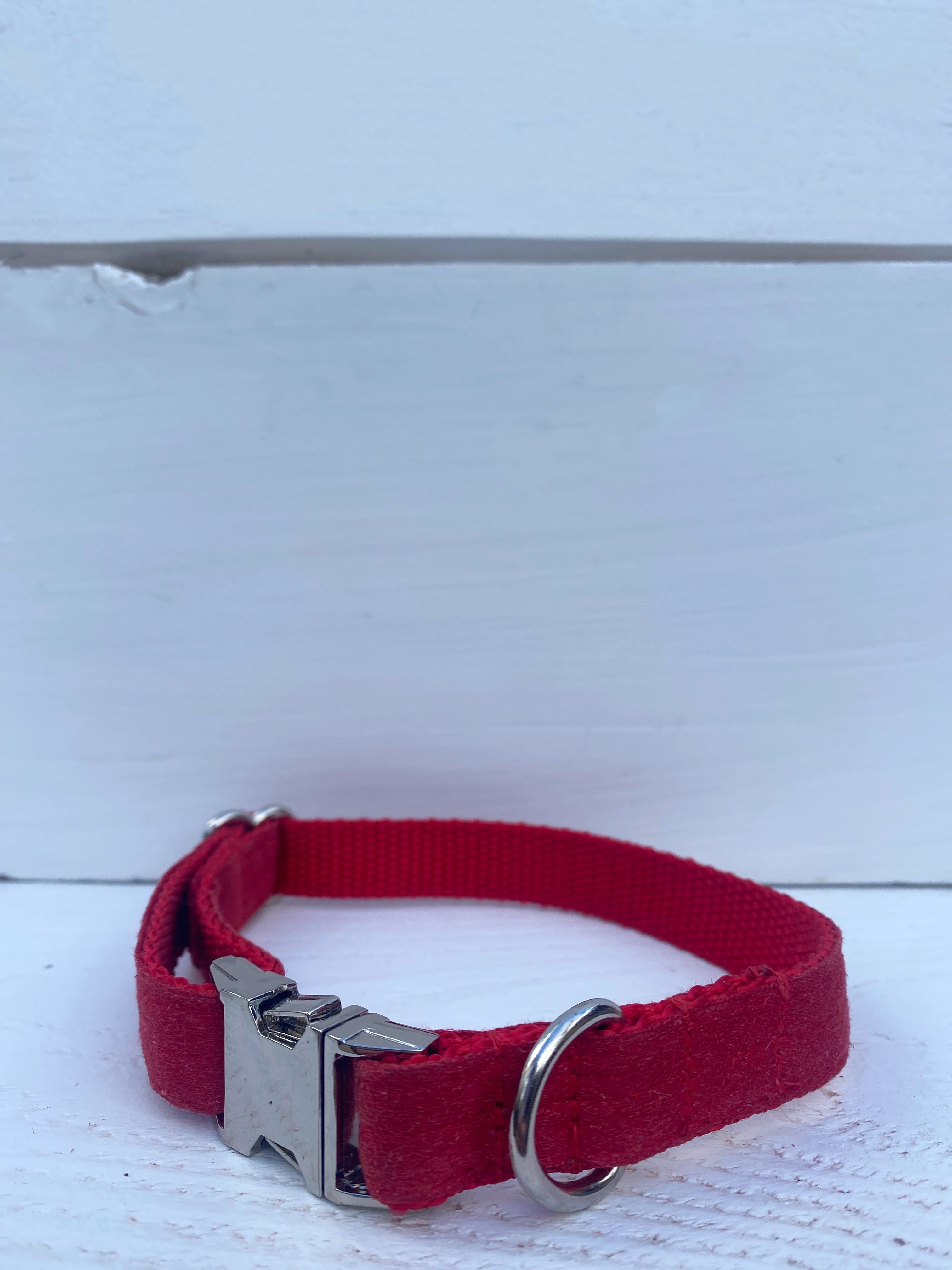 Slim Red Faux Suede Collar