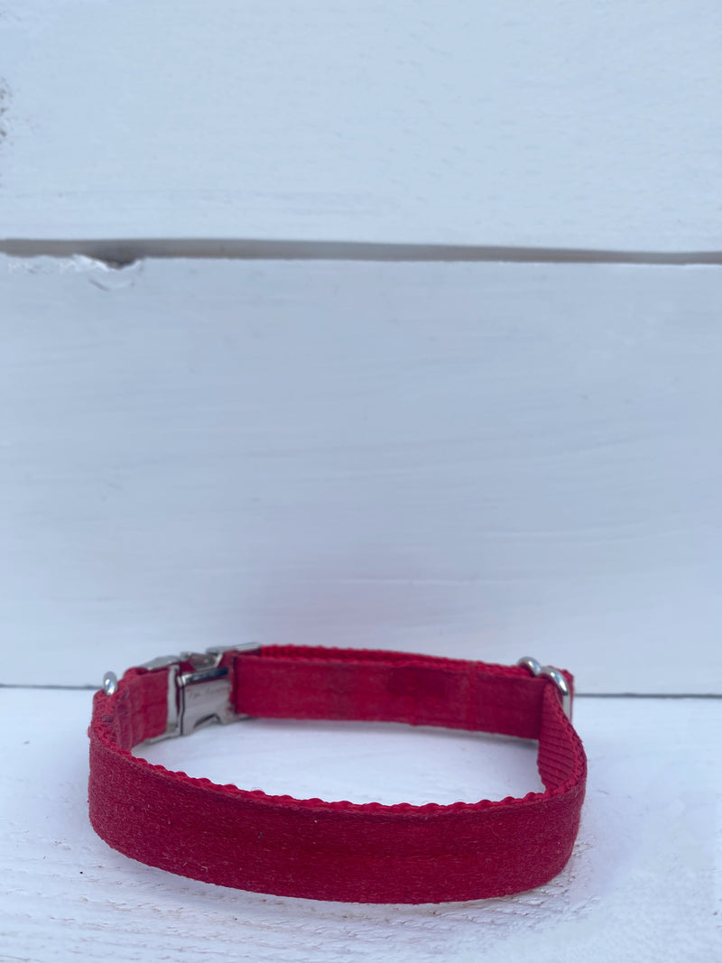 Slim Red Faux Suede Collar